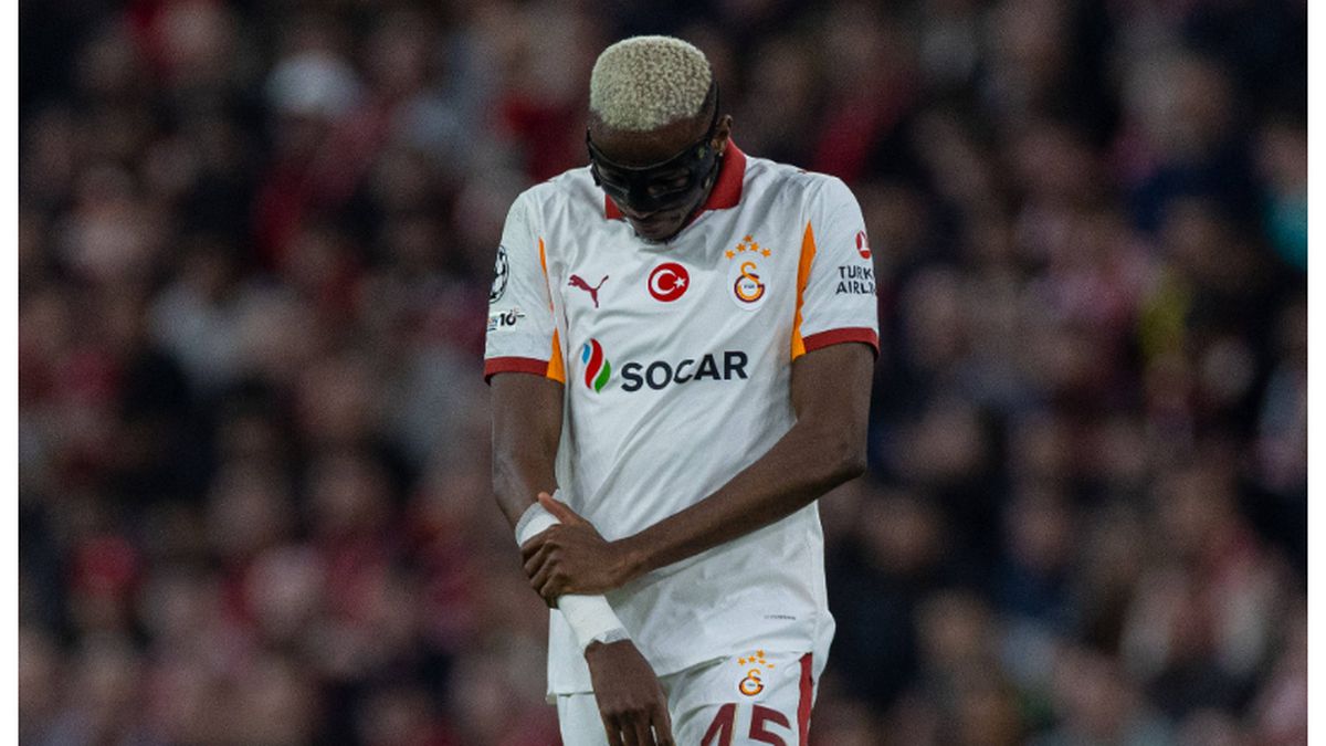 Osimhen’s undergoes successful arm surgery